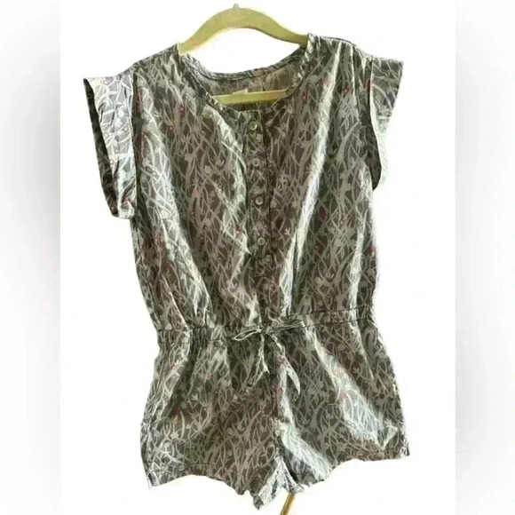 Peek - Picture 1 of 9